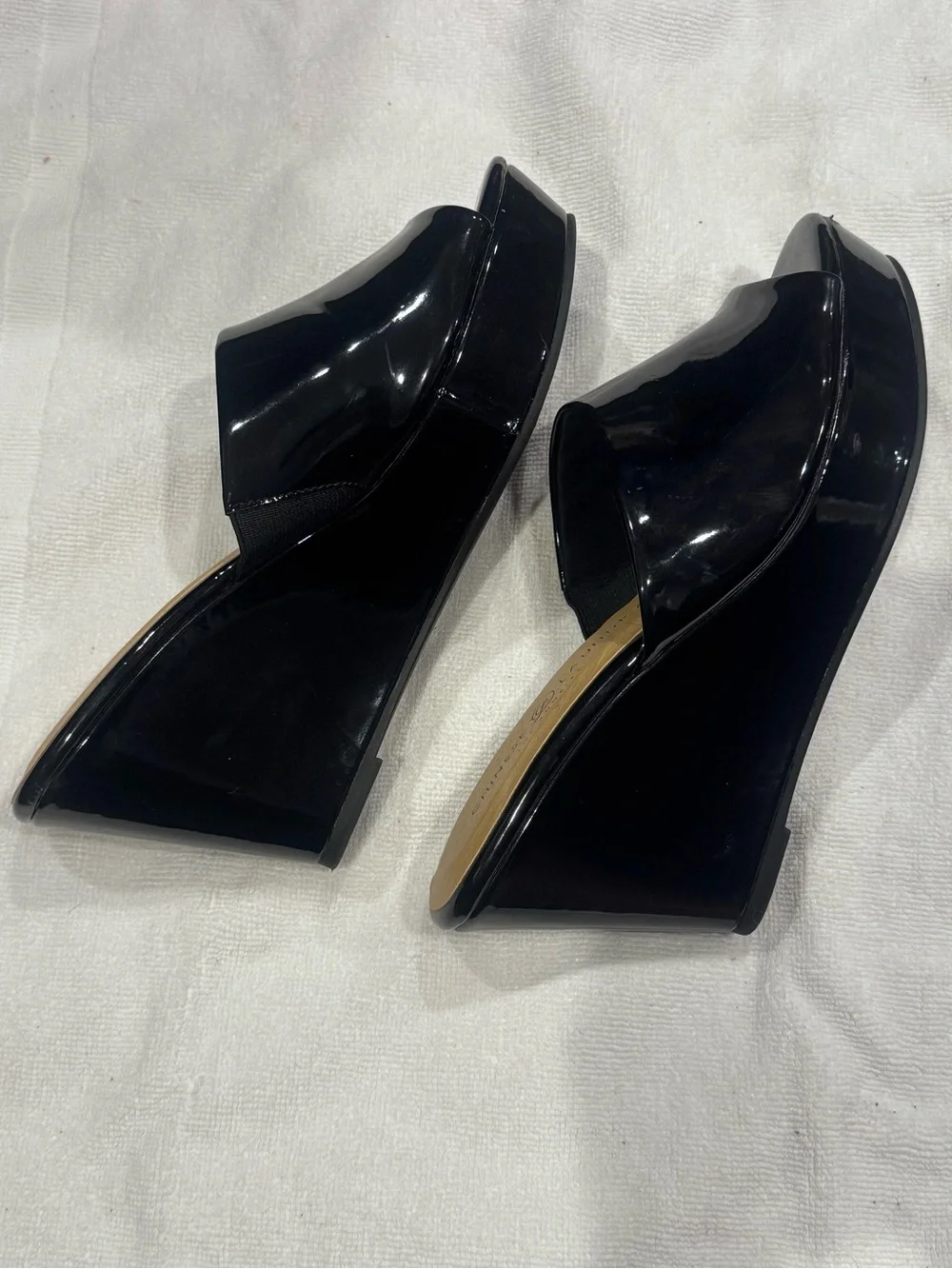 Chinese Laundry Black Patent Open-Toe Slide Mules